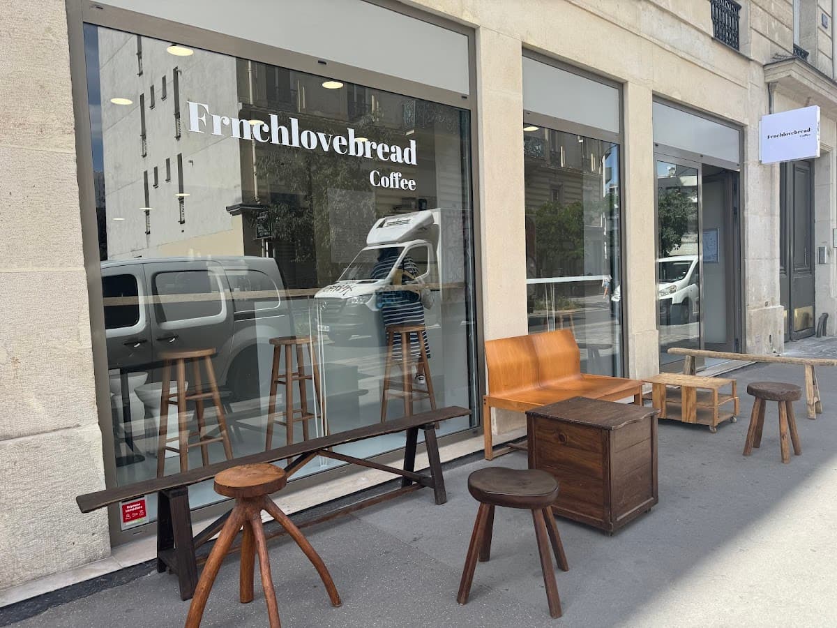 Frnchlovebread — specialty coffee shop in Paris (photo 2)