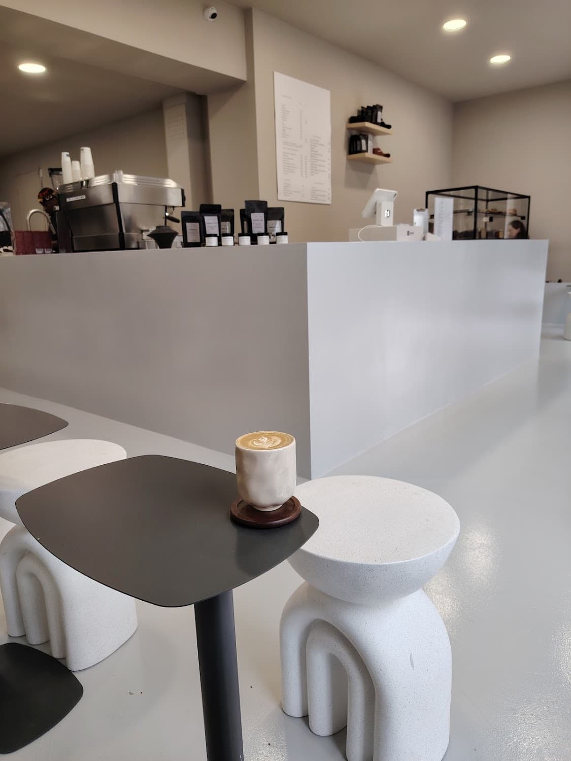 Frnchlovebread, specialty coffee shop in Paris (photo 7)