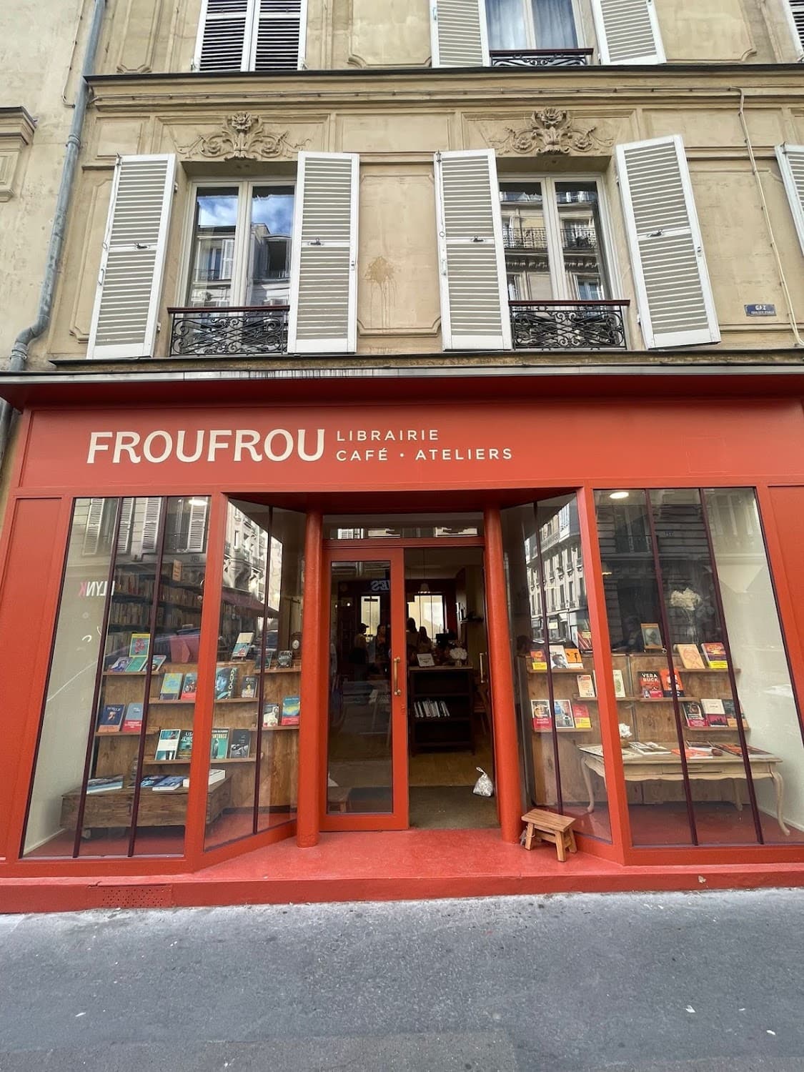 Froufrou Librairie Café Ateliers, specialty coffee shop in Paris (photo 7)