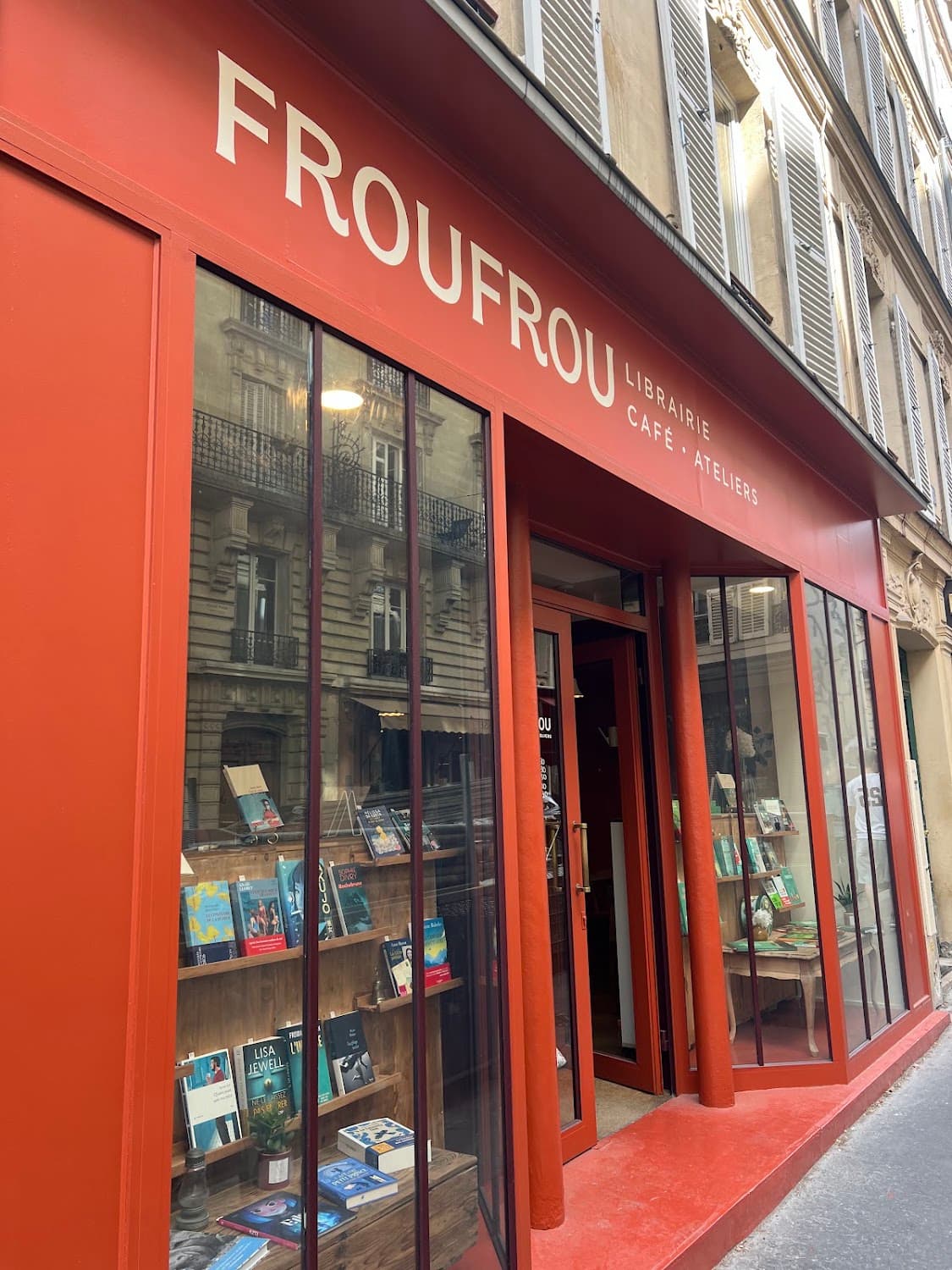 Froufrou Librairie Café Ateliers, specialty coffee shop in Paris (photo 8)