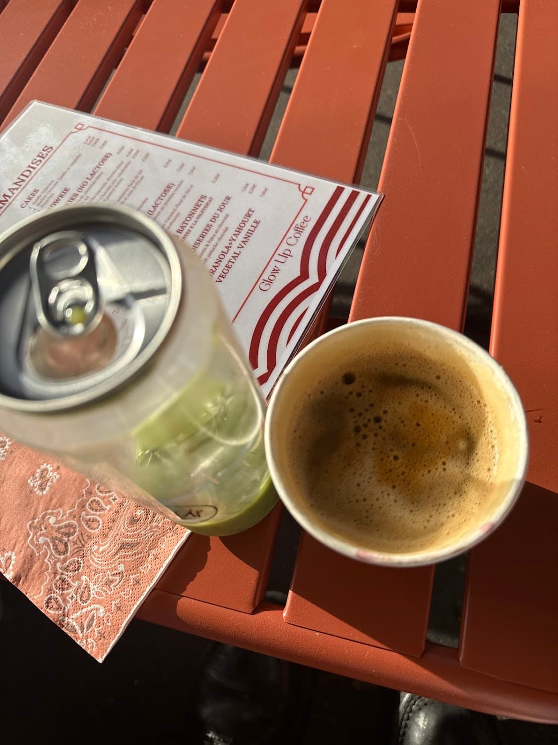 Glow Studio And Coffee — specialty coffee shop in Paris (photo 1)