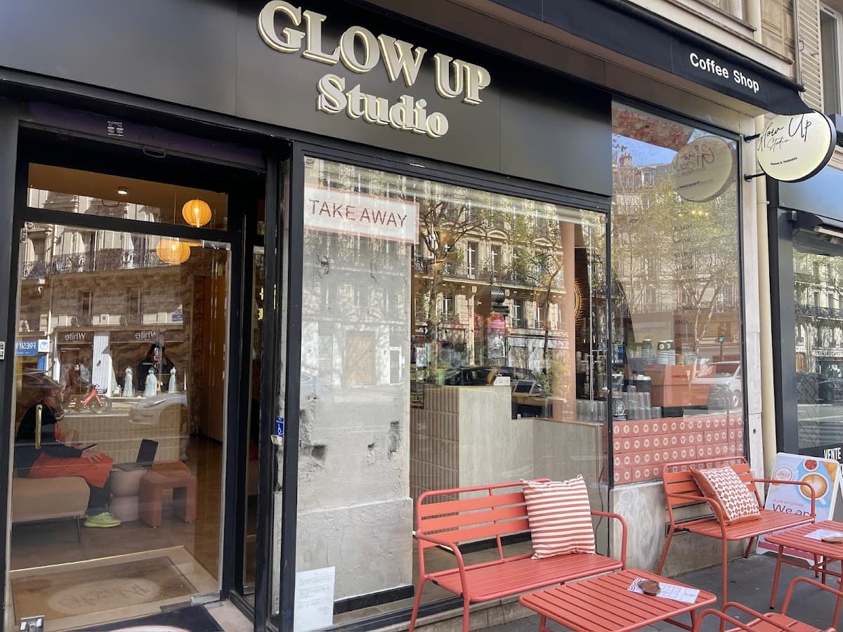 Glow Studio And Coffee — specialty coffee shop in Paris (photo 3)