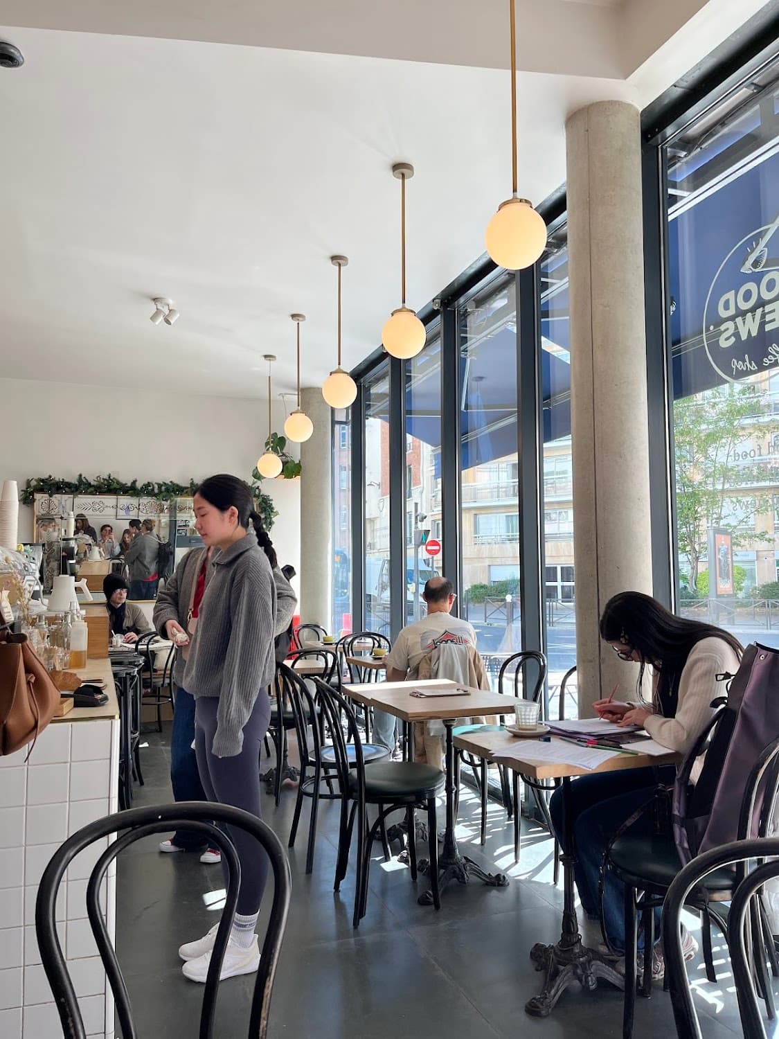 Good News Coffee Shop — specialty coffee shop in Paris (photo 5)