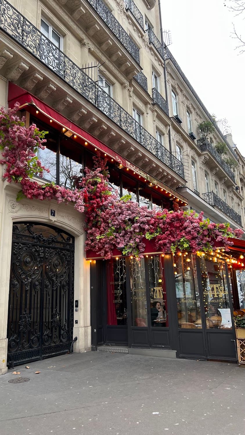 Goodnews - Boulevard de la Madeleine — specialty coffee shop in Paris (photo 7)