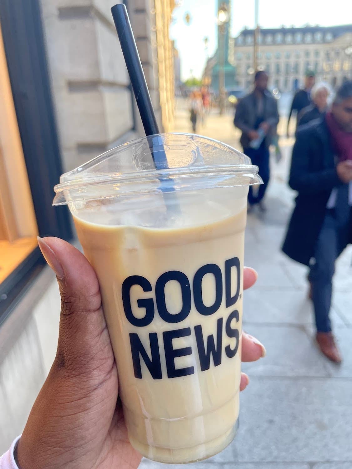GoodNews Cafe — specialty coffee shop in Paris (photo 8)