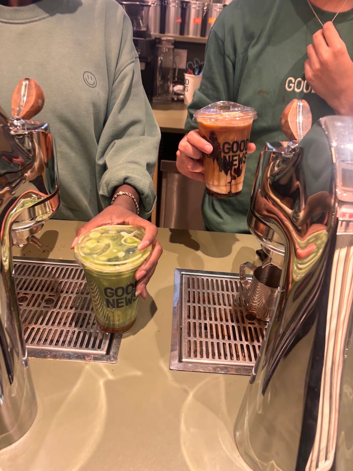 GoodNews Cafe — specialty coffee shop in Paris (photo 2)