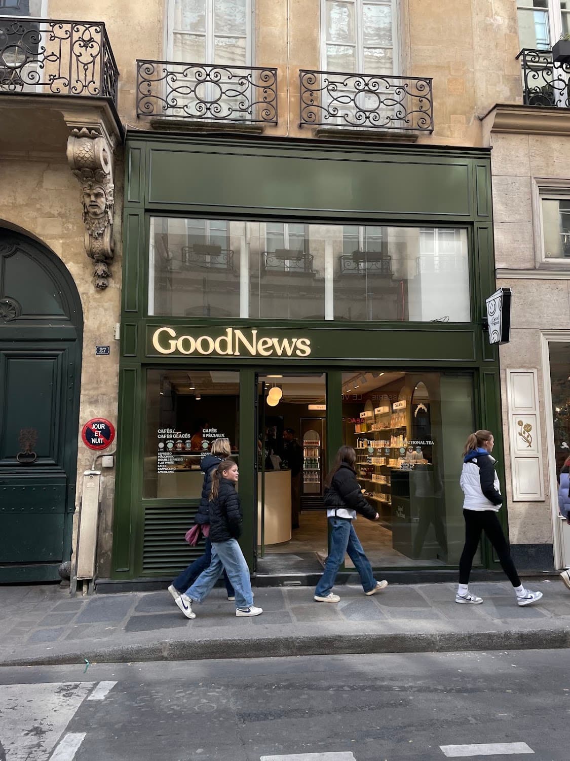 GoodNews Cafe — specialty coffee shop in Paris (photo 6)