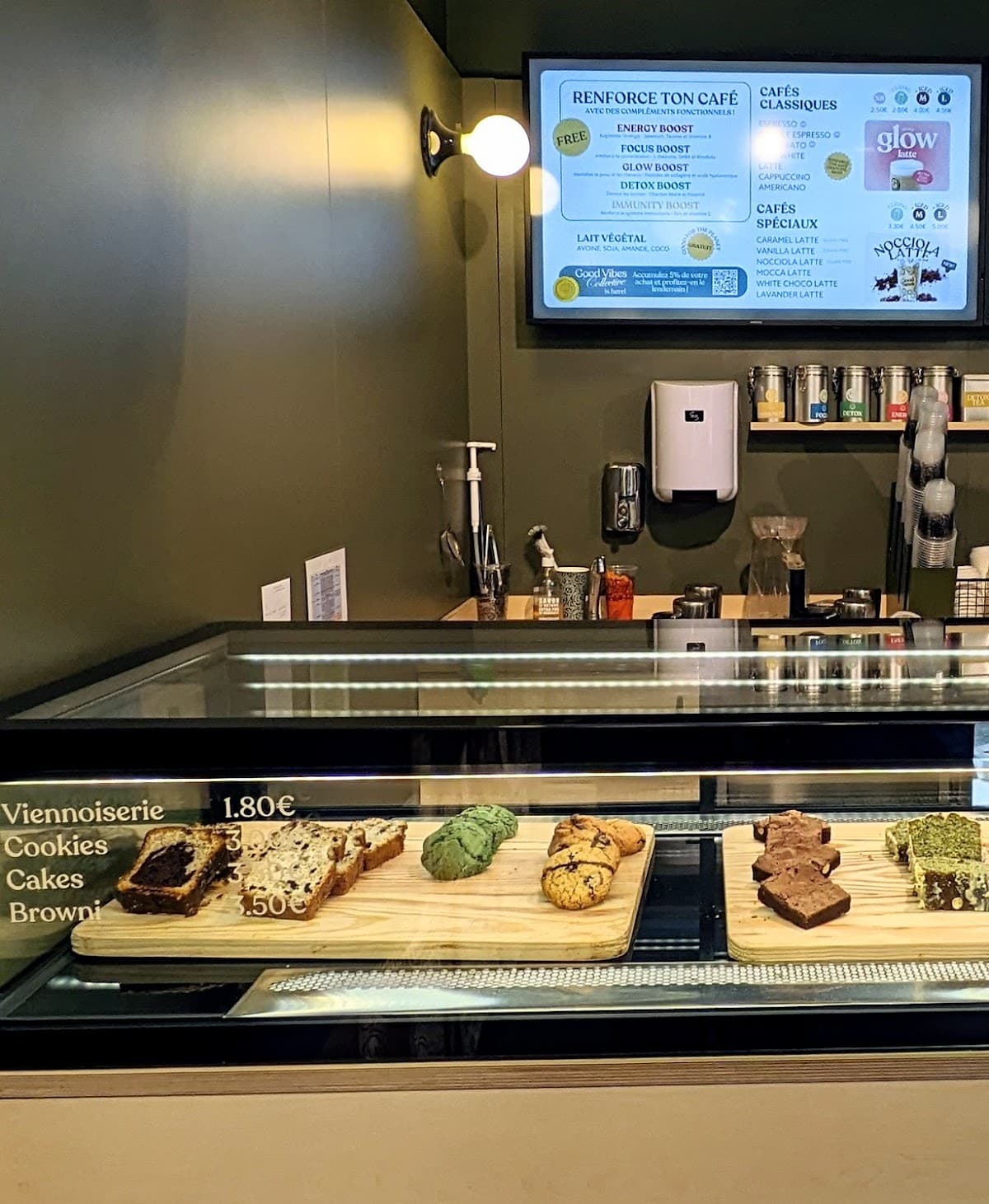 GoodNews - Rue du Bac — specialty coffee shop in Paris (photo 3)