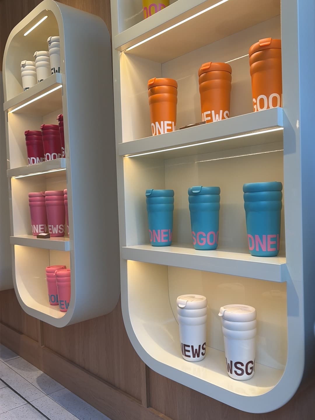 GoodNews Rue du Four — specialty coffee shop in Paris (photo 2)