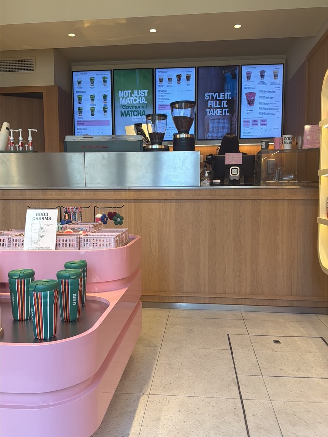 GoodNews Rue du Four — specialty coffee shop in Paris (photo 3)