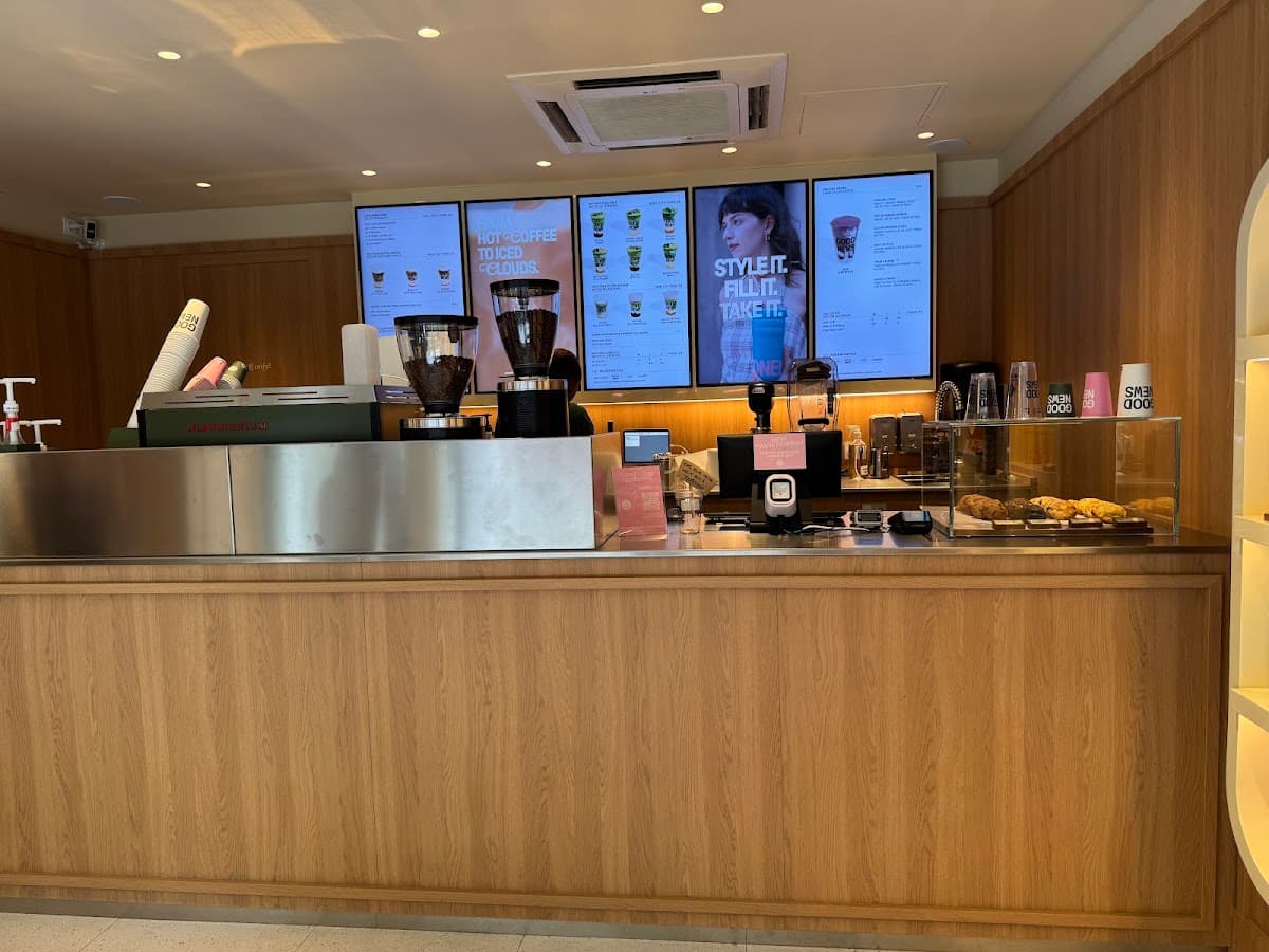 GoodNews Saint-Michel — specialty coffee shop in Paris (photo 4)