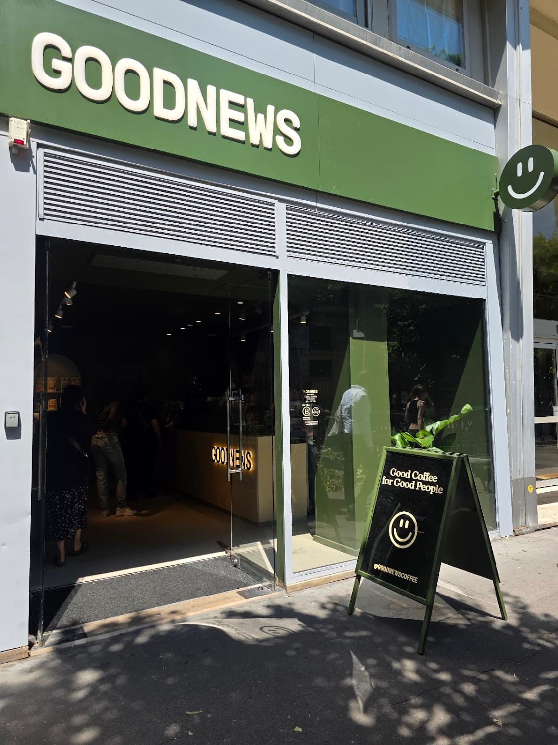 GoodNews Victor Hugo — specialty coffee shop in Paris (photo 2)