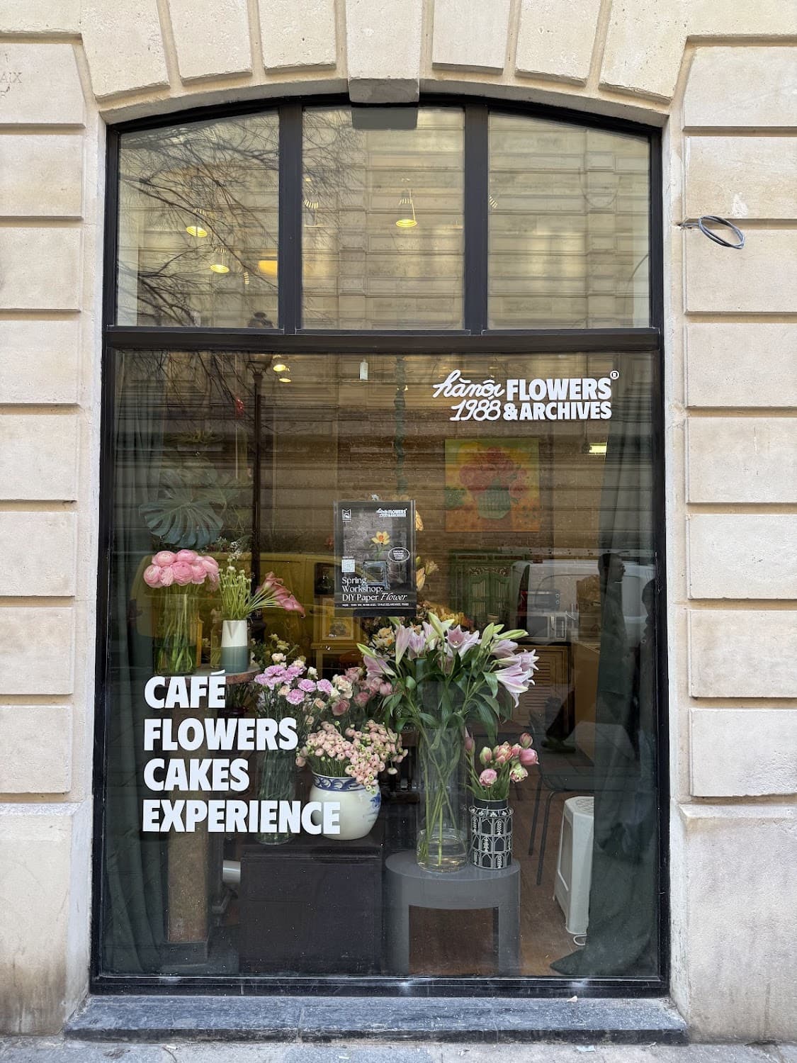 Hà Nội 1988 Flowers and Archives, specialty coffee shop in Paris