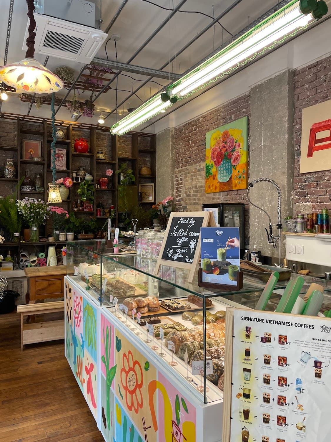 Hà Nội 1988 Flowers and Archives, specialty coffee shop in Paris (photo 4)