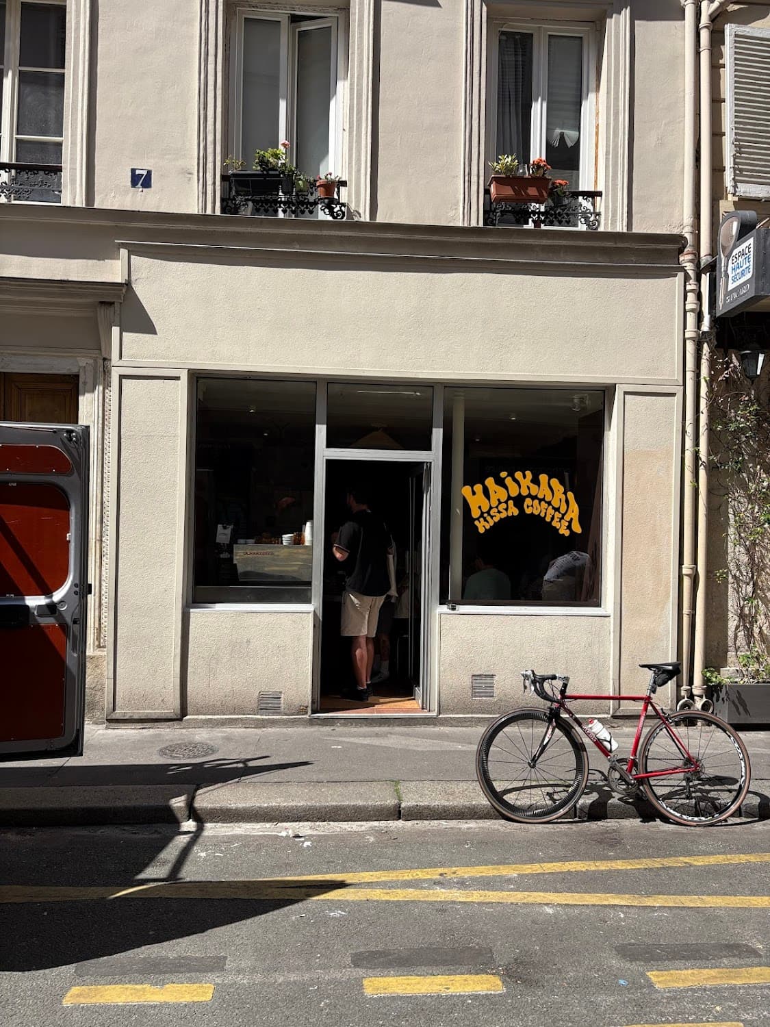 Haikara Kissa — specialty coffee shop in Paris