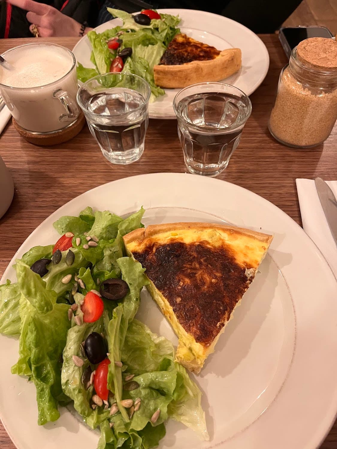 Hélène et Madeleine — specialty coffee shop in Paris (photo 6)