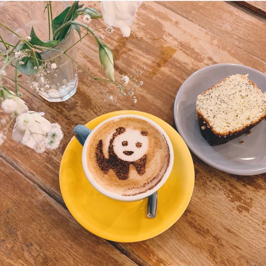 Hélène et Madeleine — specialty coffee shop in Paris (photo 1)