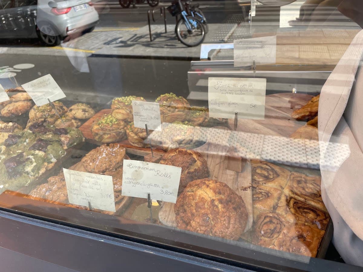 Helen's Book — specialty coffee shop in Paris (photo 8)