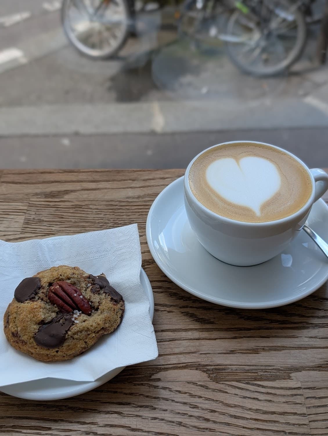 Hexagone Café — specialty coffee shop in Paris (photo 7)