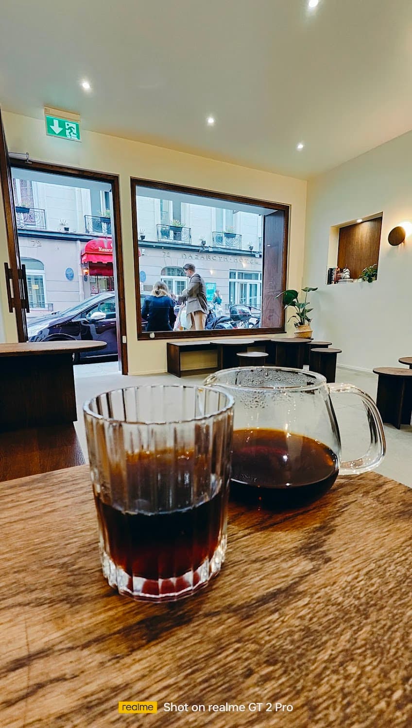 Huddle Coffee — specialty coffee shop in Paris (photo 5)