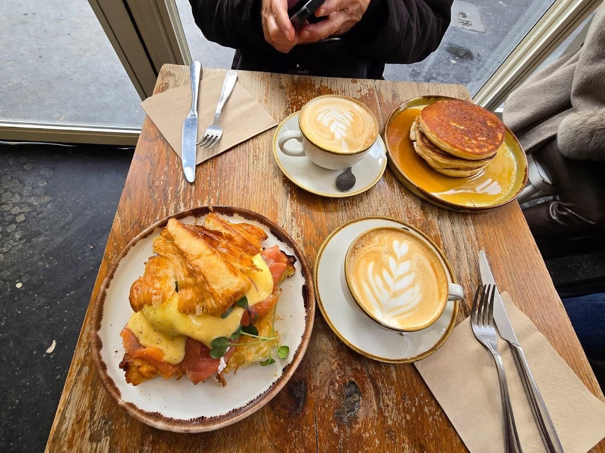 Inform Café — specialty coffee shop in Paris (photo 2)