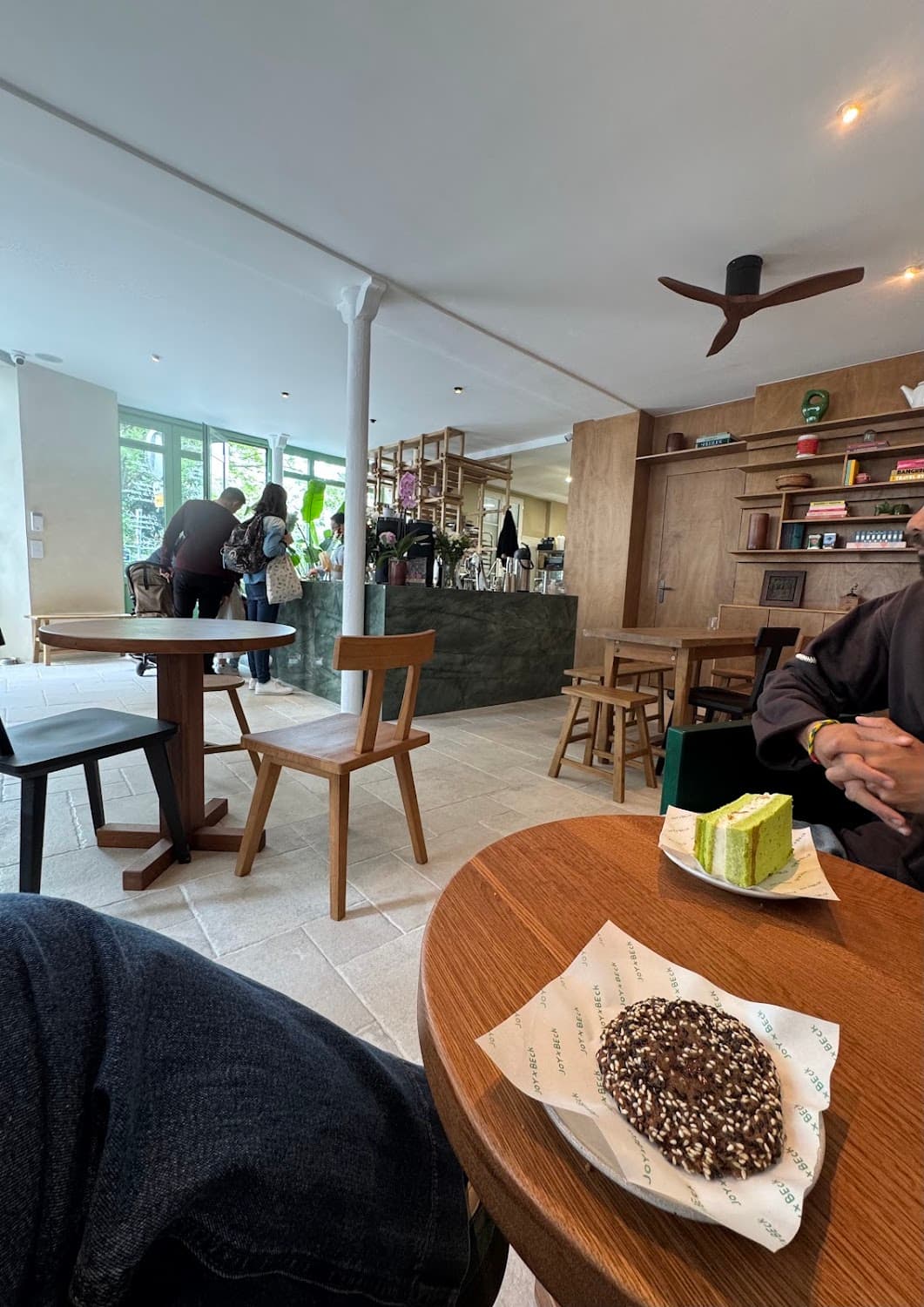 JOY X BECK — specialty coffee shop in Paris (photo 4)