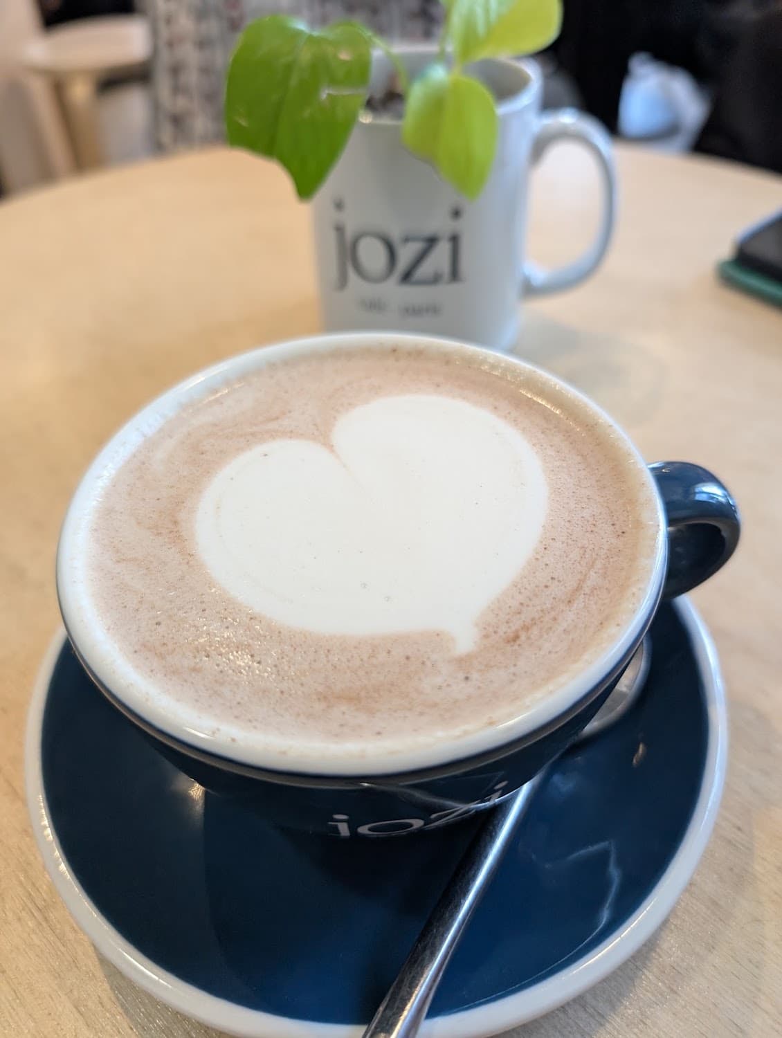 JOZI brunch Pantheon, specialty coffee shop in Paris