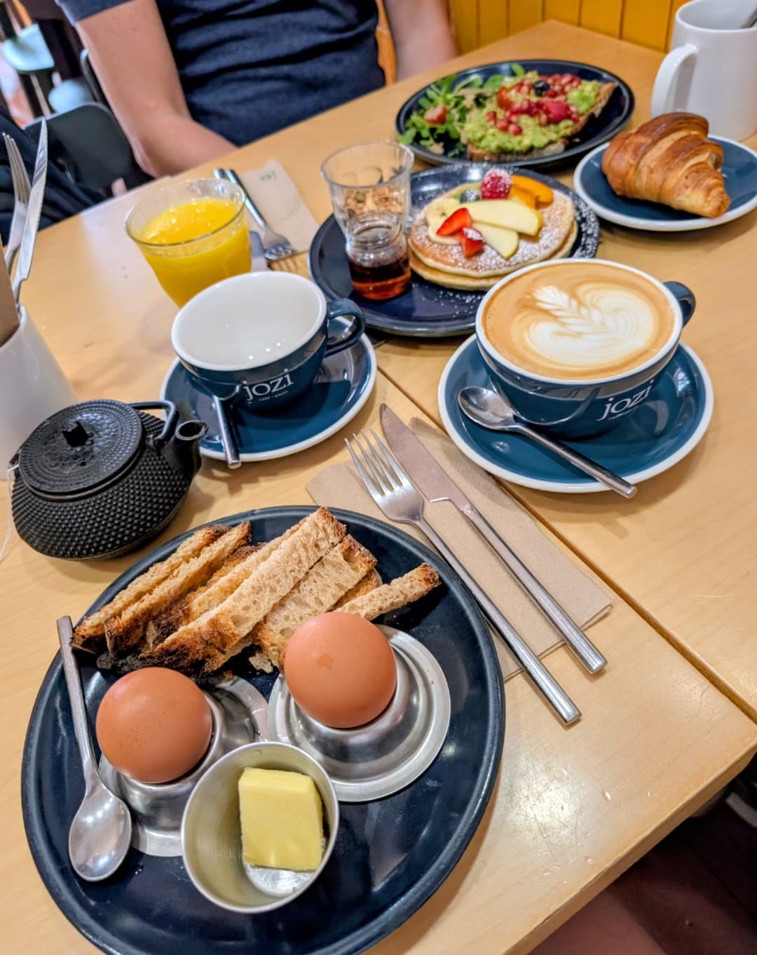 JOZI brunch Pantheon, specialty coffee shop in Paris (photo 4)