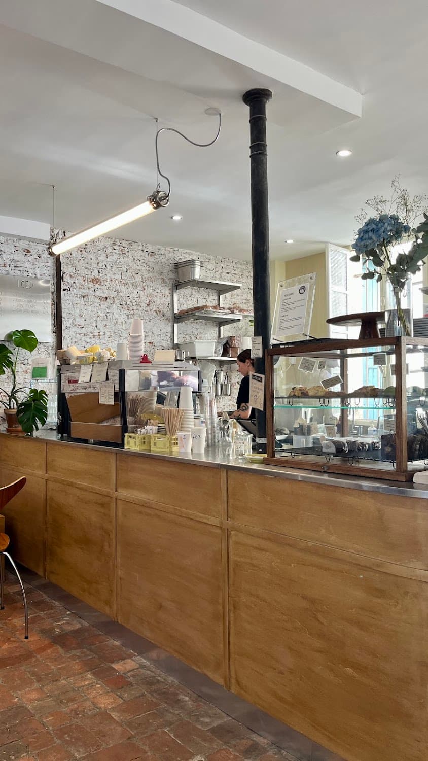 Junction — specialty coffee shop in Paris (photo 7)