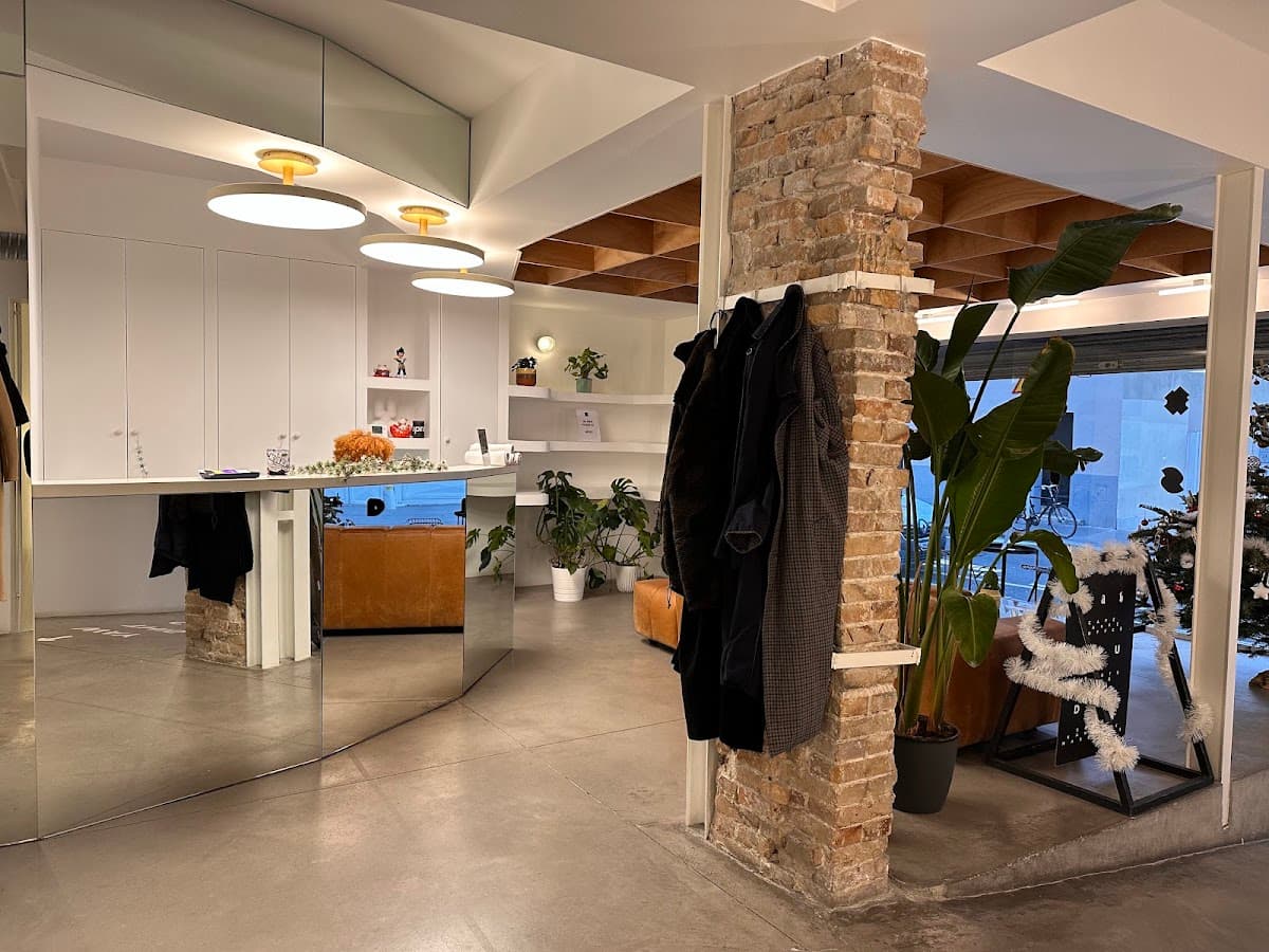 KAH — specialty coffee shop in Paris (photo 2)