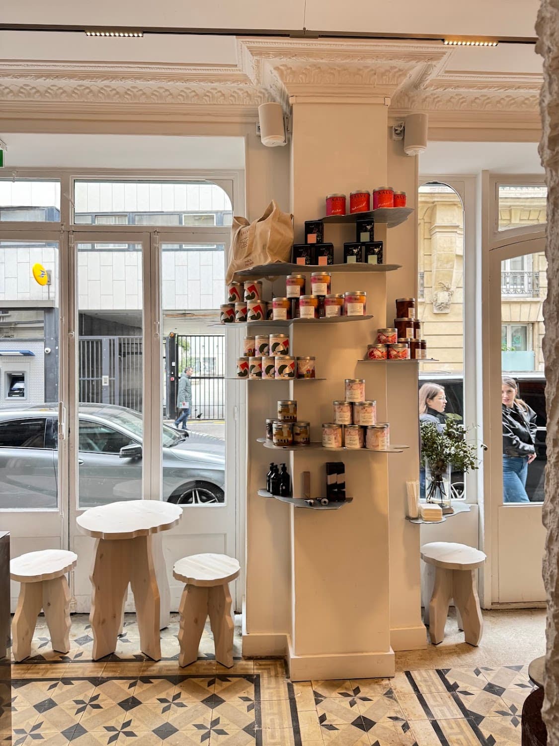KALVE Coffee Desaix — specialty coffee shop in Paris (photo 7)