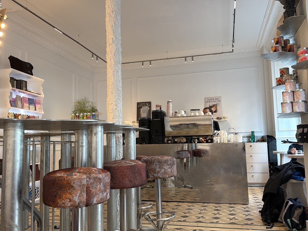 KALVE Coffee Desaix — specialty coffee shop in Paris (photo 4)
