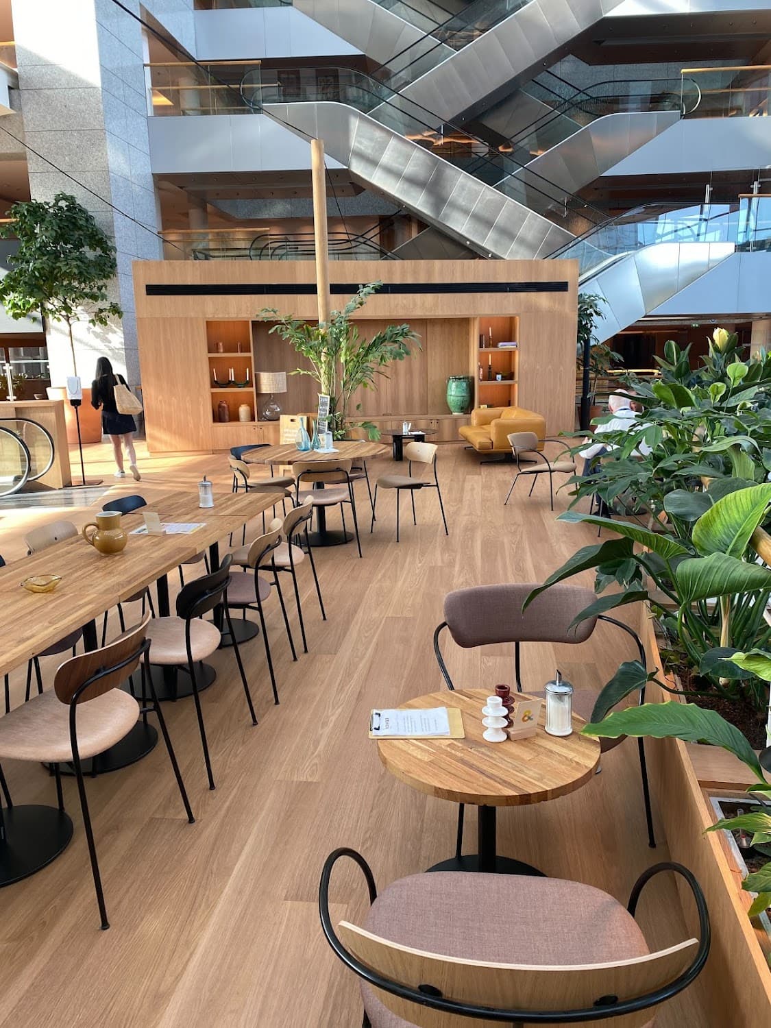 kawaa Lumière — specialty coffee shop in Paris (photo 1)