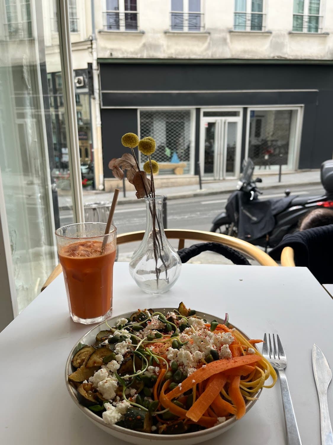 Kind Yoga — specialty coffee shop in Paris (photo 3)