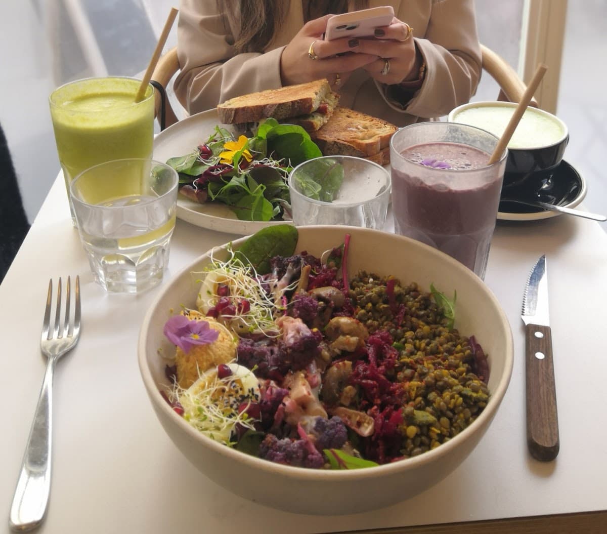 Kind Yoga, specialty coffee shop in Paris (photo 7)