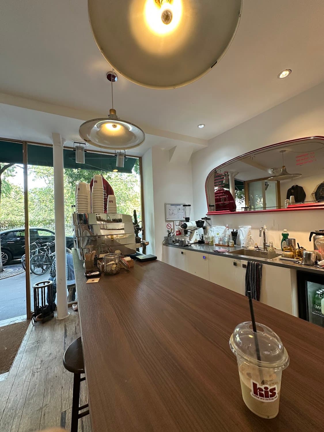 KIS - Keep it secret — specialty coffee shop in Paris (photo 5)
