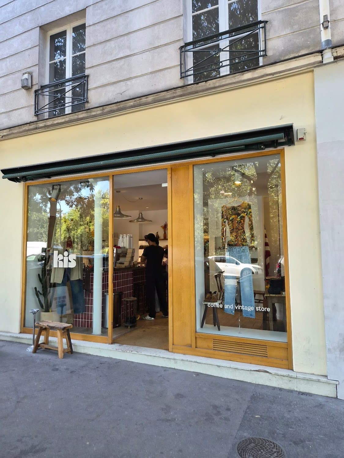 KIS - Keep it secret, specialty coffee shop in Paris