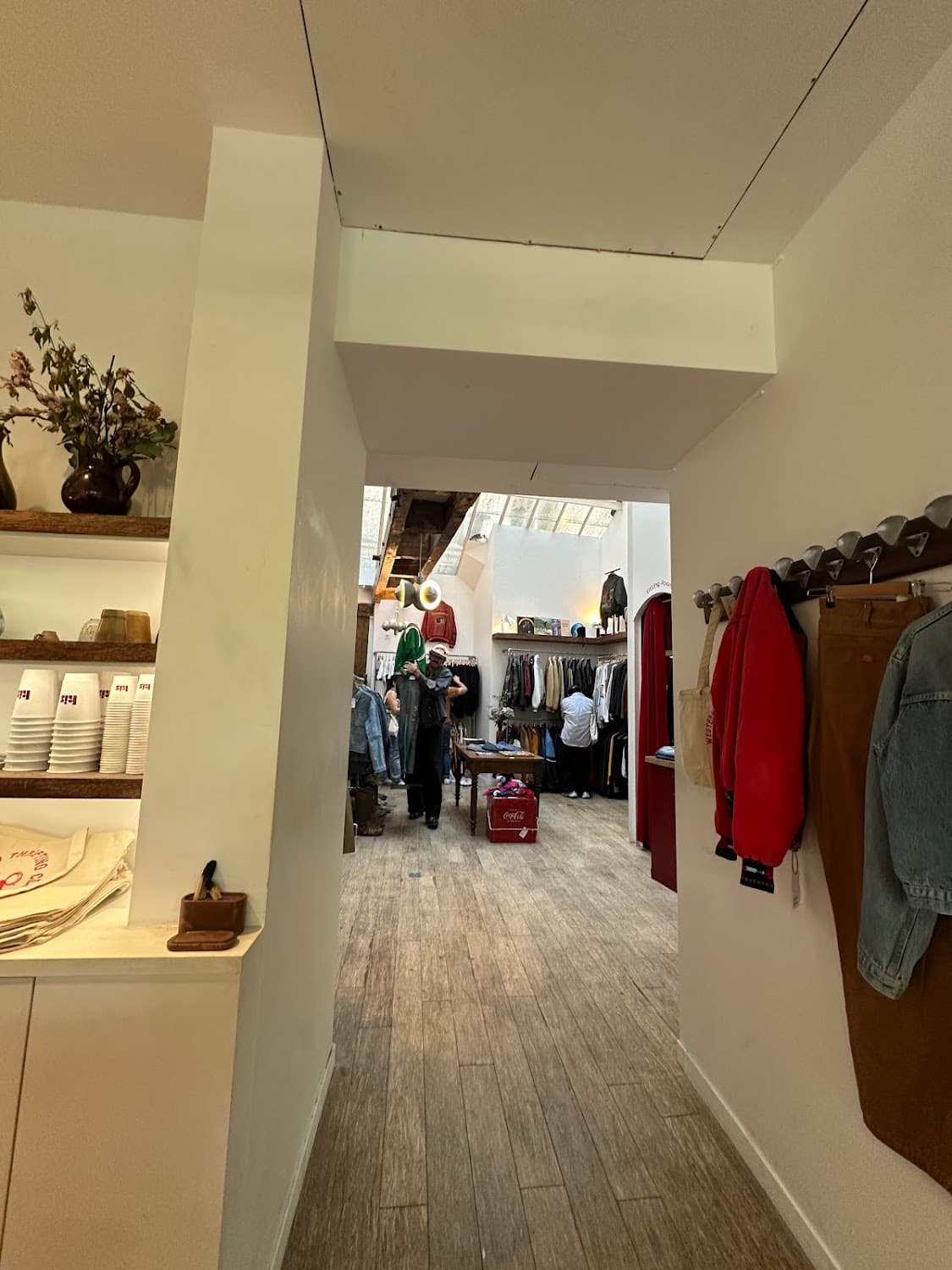 KIS - Keep it secret — specialty coffee shop in Paris (photo 2)