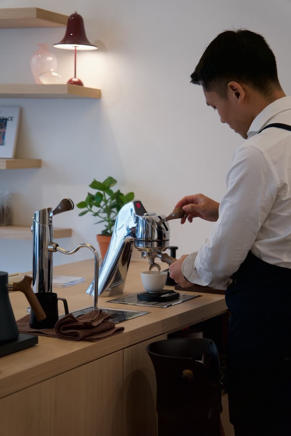 Klover Coffee Showroom — specialty coffee shop in Paris (photo 6)