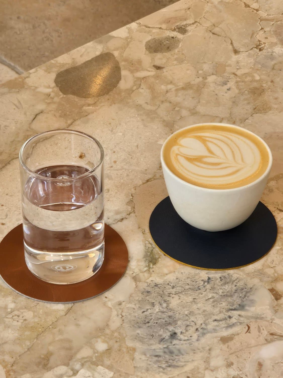 Klover Coffee Showroom — specialty coffee shop in Paris (photo 7)