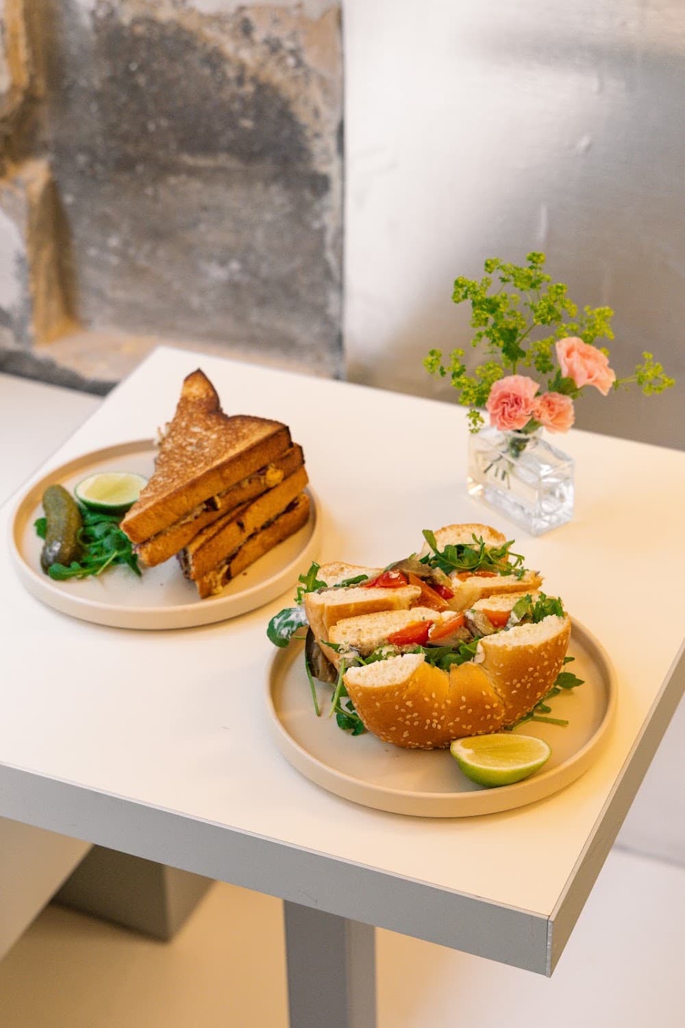 Koni. - Rue du Faubourg Saint-Denis, specialty coffee shop in Paris (photo 2)