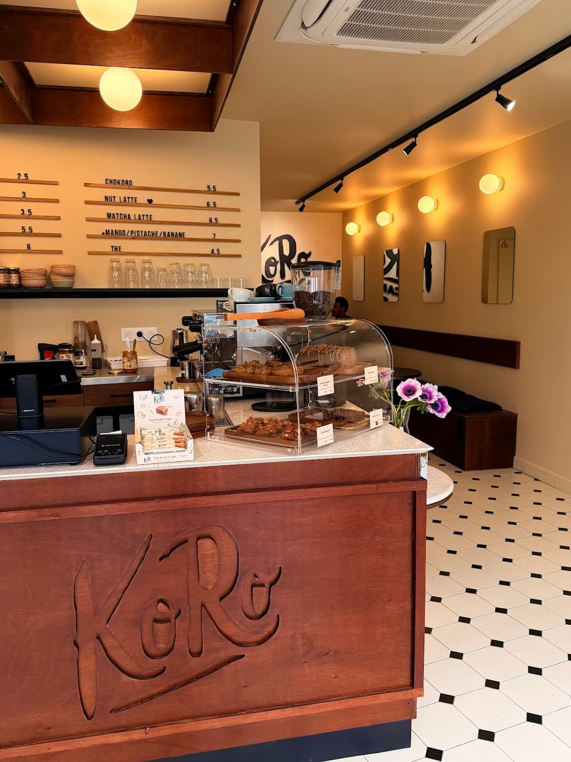 KoRo Café — specialty coffee shop in Paris (photo 3)