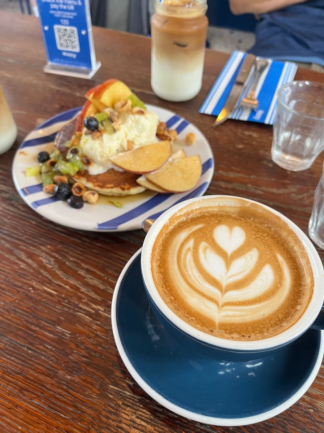 Kozy — specialty coffee shop in Paris (photo 3)