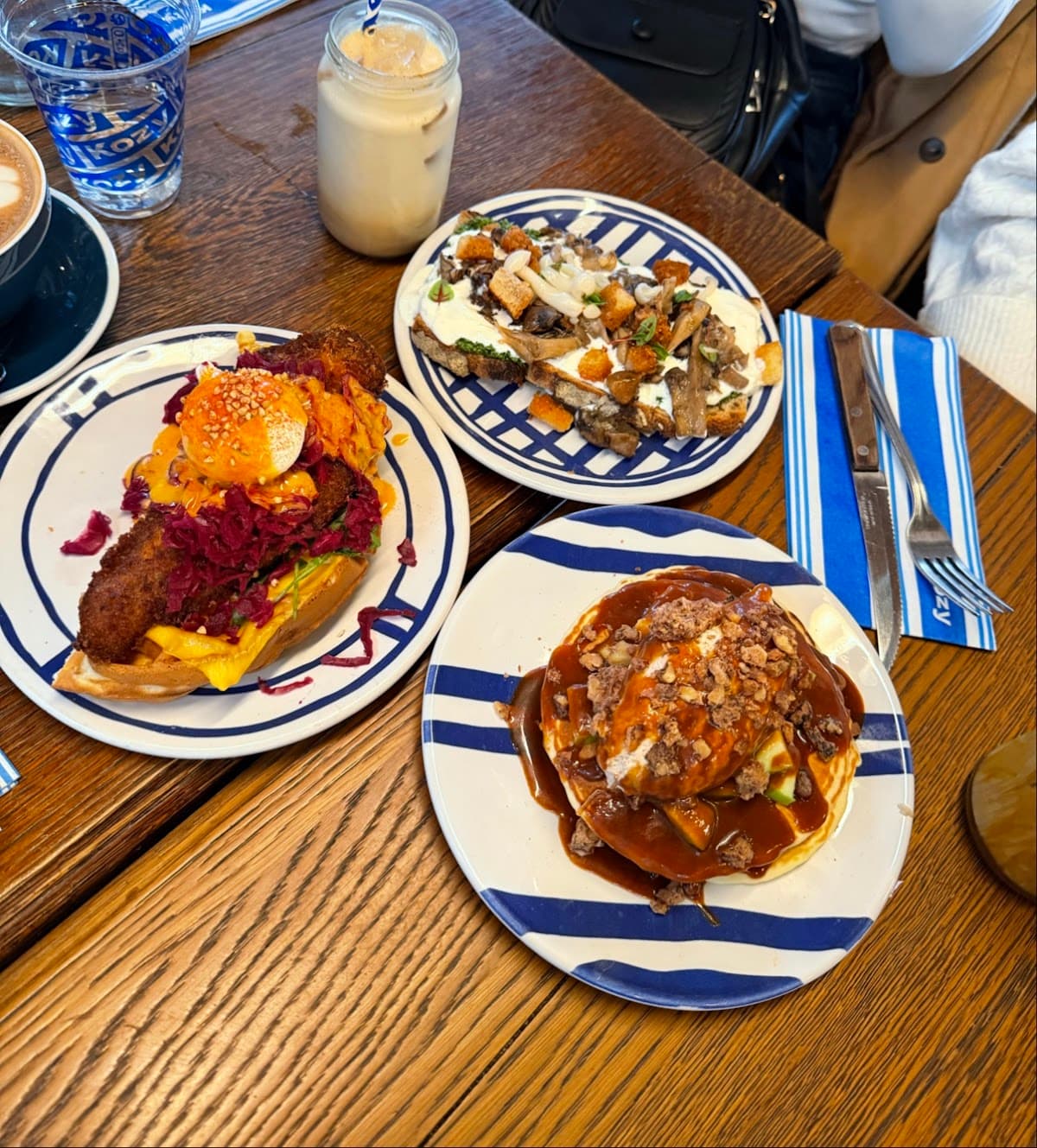 Kozy — specialty coffee shop in Paris (photo 1)