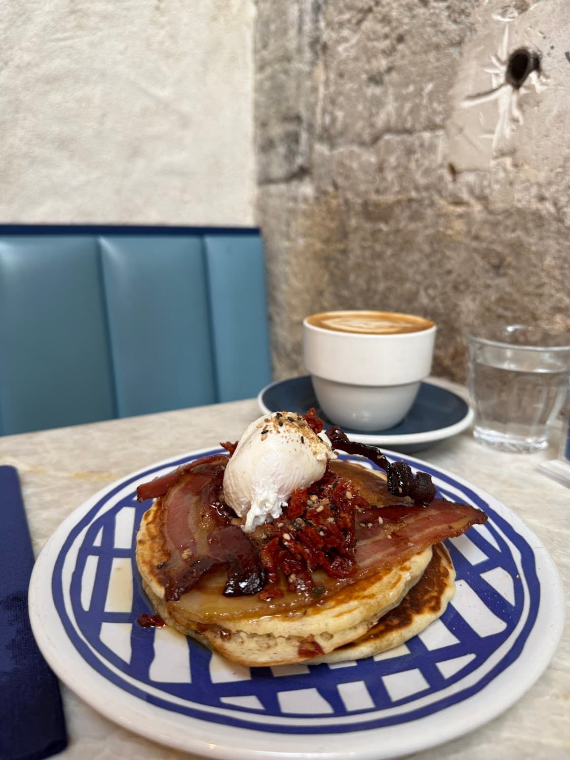 Kozy — specialty coffee shop in Paris (photo 2)