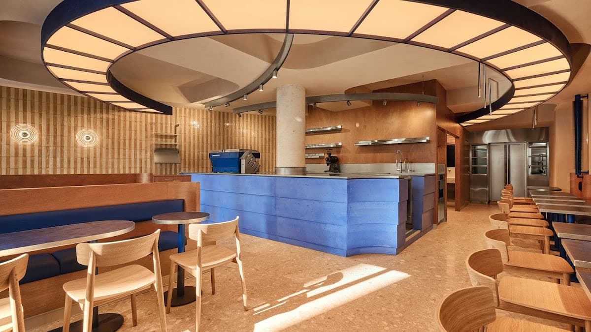 Kozy - Rue Cler, specialty coffee shop in Paris