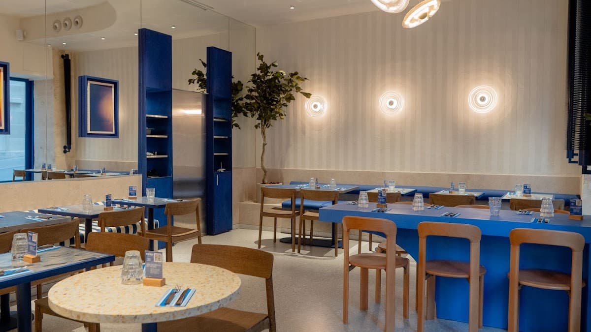 Kozy - Rue des Martyrs, specialty coffee shop in Paris