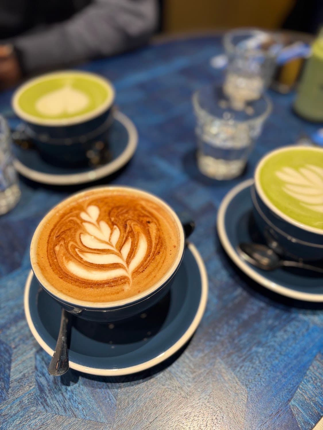 Kozy - Rue des Martyrs, specialty coffee shop in Paris (photo 8)