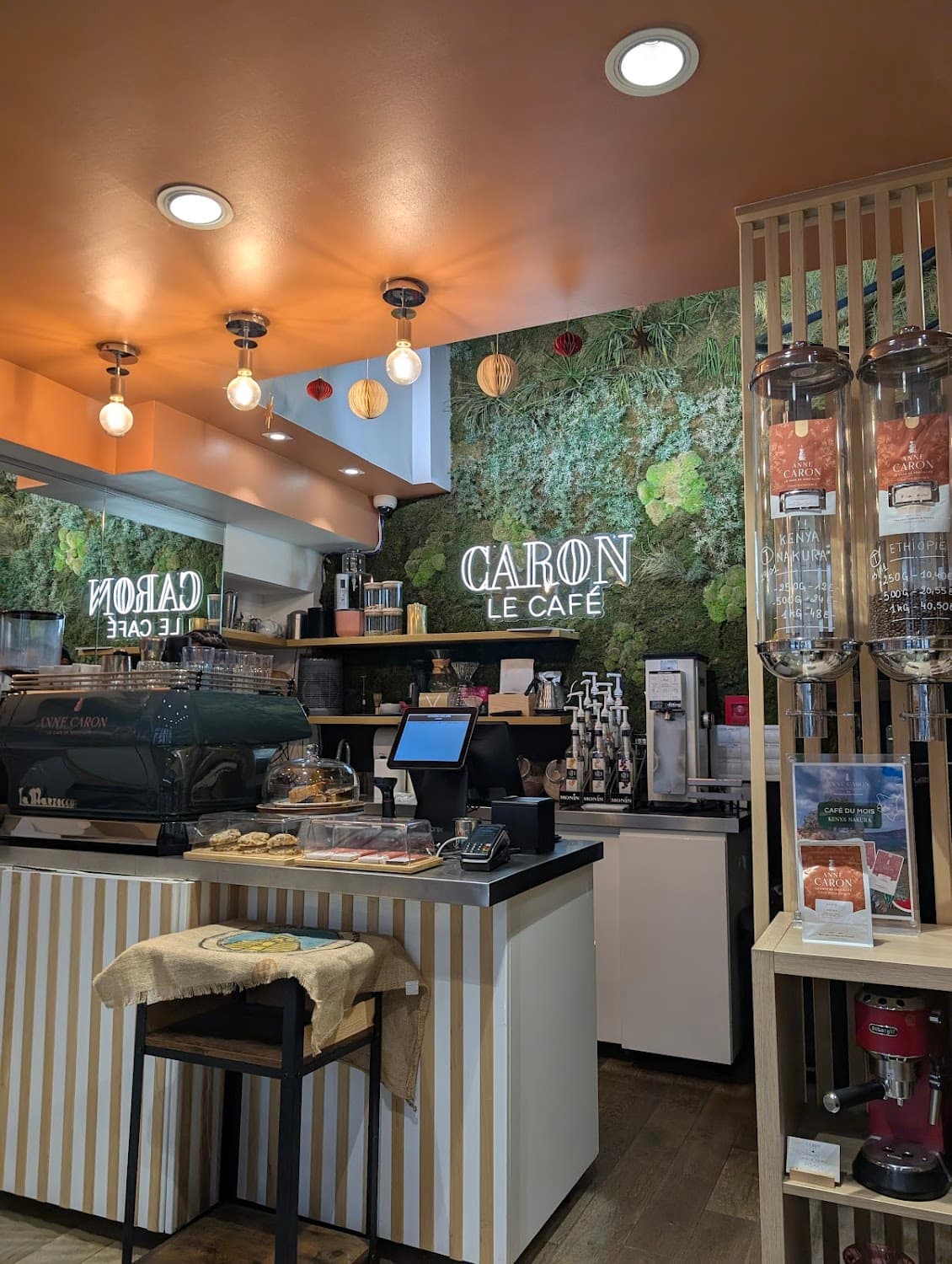 La Boutique Caron, specialty coffee shop in Paris