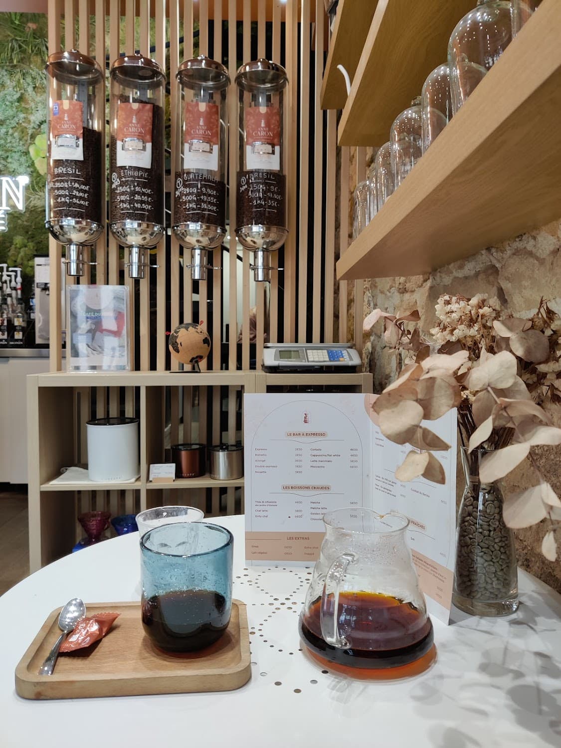 La Boutique Caron, specialty coffee shop in Paris (photo 4)